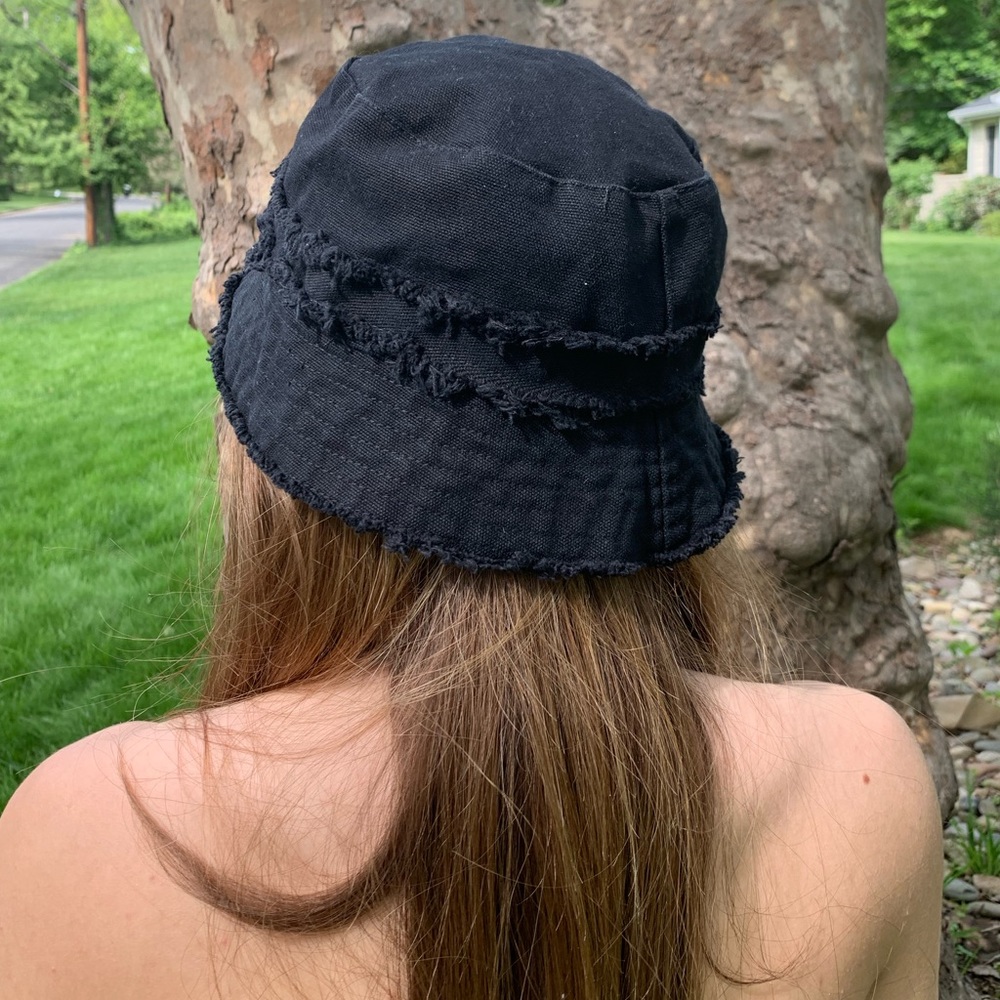 Black Steve Madden bucket hat